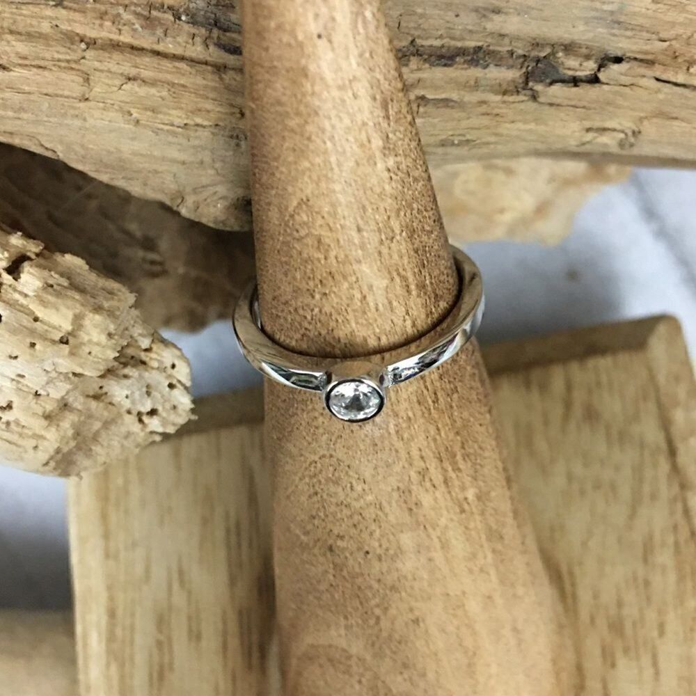 Sterling Silver Solitaire CZ Toe Ring - Picture 4 of 6